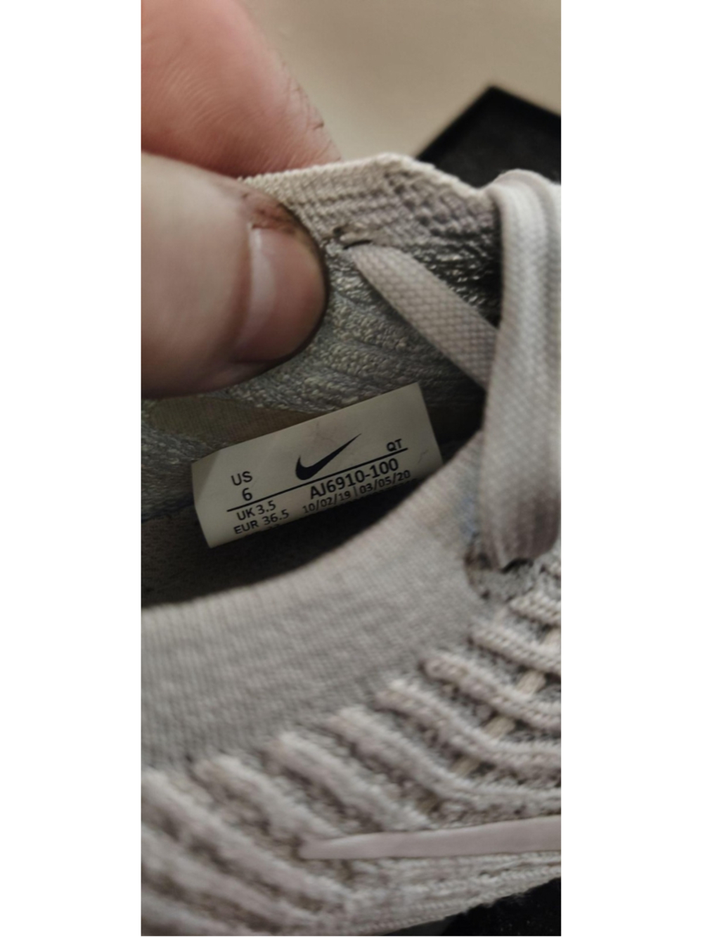 Nike Air VaporMax Flyknit 2 Shoes Womens Size 6 Gray Knit Sneakers AJ6910-100 - Picture 8 of 9